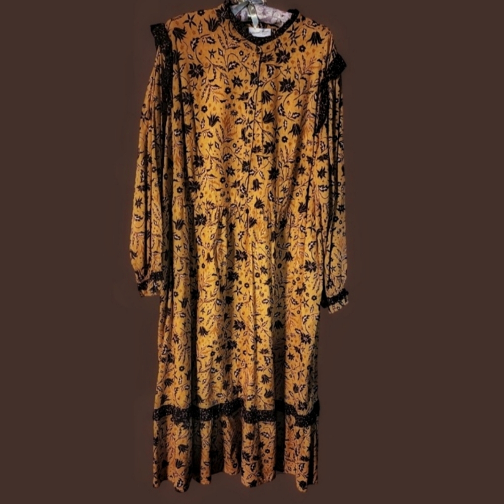 🌹Universal Thread Floral Black and Gold Dress